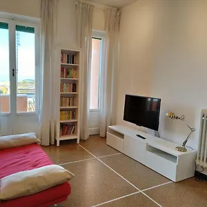 https://bianca-house-check-in-at-via-garibaldi-n-104.hotelitalianriviera.com