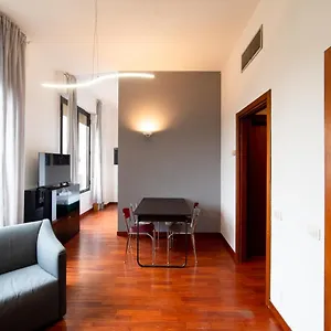Apartment Hbhall Brera 59, Milan