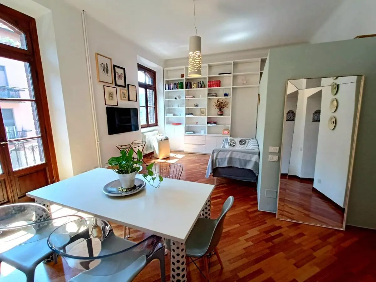 Charming Design Apartment Into Navigli District Milano 0*,  Italia