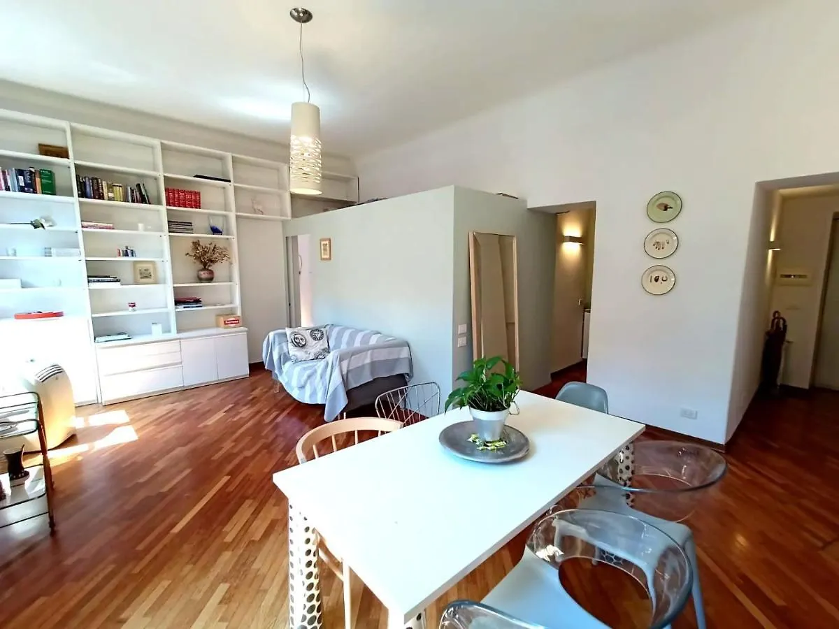Charming Design Apartment Into Navigli District Milano Italia